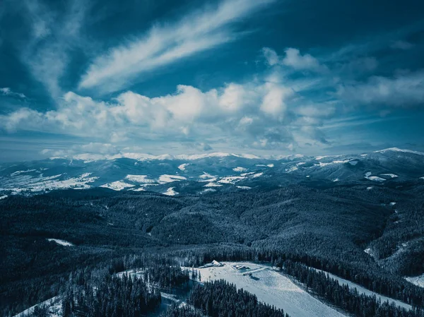 Mooie Luchtfoto Drone Landschap Foto Van Bergen Koude Besneeuwde Dag — Stockfoto