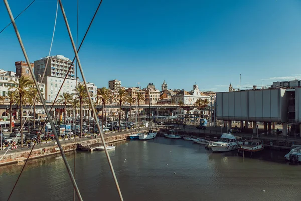 İtalya, Genova-12 Ekim, 2018: Cenova güzel eski şehir limanı. popüler seyahat hedefi. Akdeniz sahilinde Liguria bölgesinde turist alanı. 