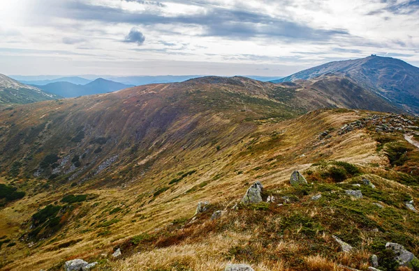 Beautiul Carpathian Mountains Goede Zonnige Dag Plattelandsstad Plaats Voor Actief — Stockfoto
