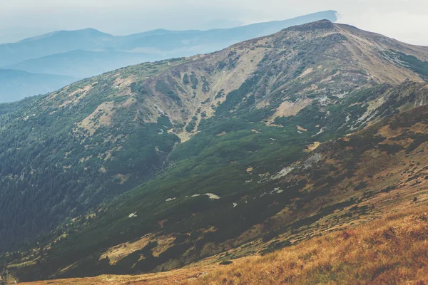 Beautiful Carpathian Mountains Autumn Season Travel Destination Active Tourism Europe — Stock Photo, Image