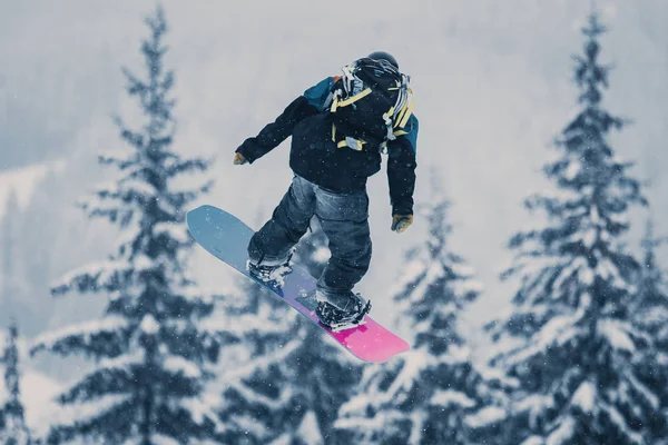 Bukovel Ukraine Março 2018 Concurso Snowboard Parque Inverno Jovens Atletas — Fotografia de Stock