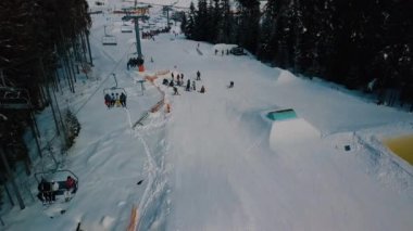 Bukovel 'de drone videosu. Karpat Dağları