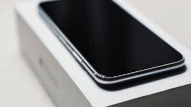 Mariupol, Ukrayna-30 Ekim, 2017: yeni Iphone X akıllı telefon yakın yukarı. En son Apple IPhone 10 cep telefonu modeli.