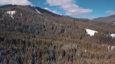 Bukovel 'de drone videosu. Karpat Dağları