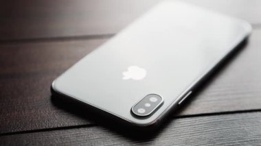 Mariupol, Ukrayna-30 Ekim, 2017: yeni Iphone X akıllı telefon yakın yukarı. En son Apple IPhone 10 cep telefonu modeli.