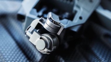 Profesyonel parti dj turntable görüntüleri yakın. Ton kolu odak ağırlığındadır. Yüksek kaliteli analog müzik çalmak için ses ekipmanları. hi-fi içinde vinil kayıtları dinleyin