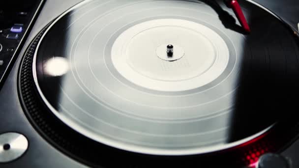 Giradischi Professionale Riproduce Dischi Vinile Con Musica Primo Piano Dei — Video Stock