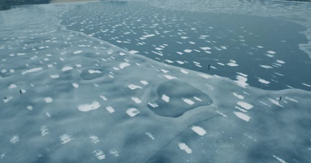 Εναέρια Αεροκατευθυνόμενα Φωτογραφία Του Παγωμένου Ποταμού Δνείπερου Στο Κίεβο Τετράτρολος — Αρχείο Βίντεο