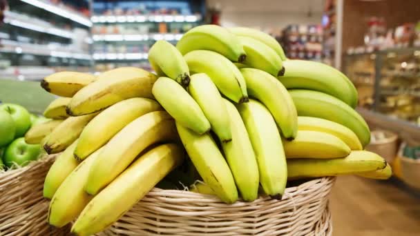 Filmagem Bananas Maduras Frescas Mercearia Mercado Alimentos Alimentação Saborosa Saudável — Vídeo de Stock