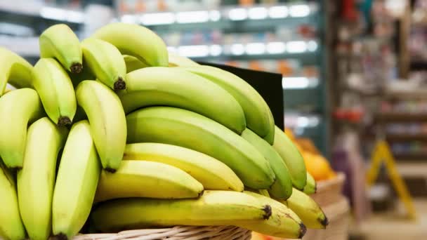 Filmati Banane Fresche Mature Supermercato Mercato Alimentare Cibo Gustoso Sano — Video Stock