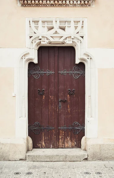 Vintage bina kapısı — Stok fotoğraf