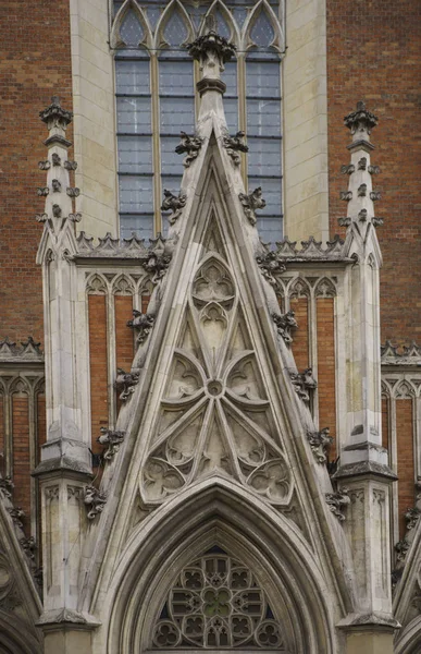 Heliga Treenighetens basilika och Dominikanska klostret i Krakow — Stockfoto