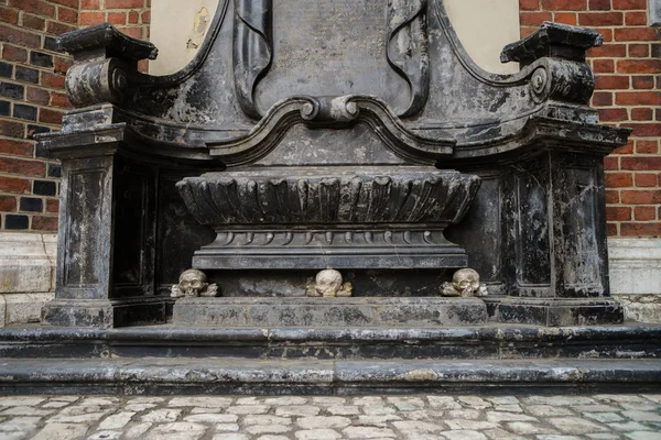 Gamla gotiska kyrkan Saint Mary i Krakow — Stockfoto