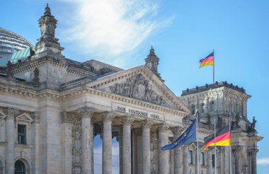 Berlin 'deki Reichstag binası