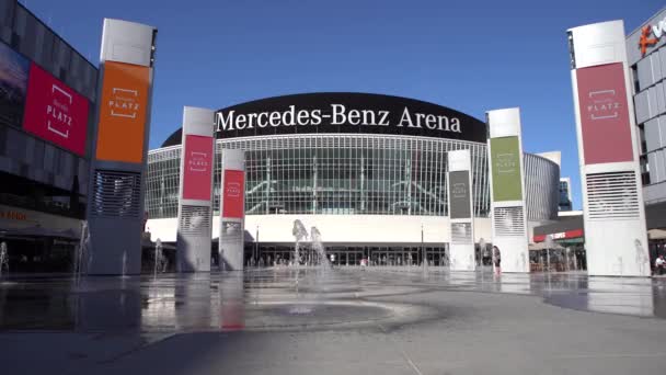 Berlijn Duitsland April 2019 Buitenkant Van Mercedes Benz Arena Berlijn — Stockvideo
