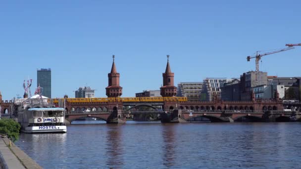 Berlin Allemagne Avril 2019 Magnifique Pont Obernaum Oberbaumbrucke Est Pont — Video