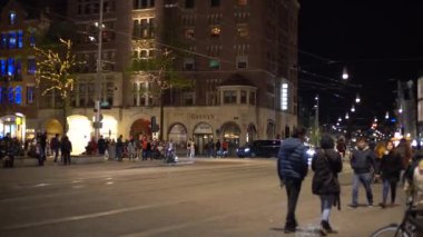 Hollanda, Amsterdam 'ın gece manzarası 