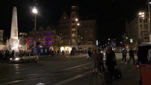Amsterdam Netherlands April 2019 Sekelompok Besar Orang Berjalan Tengah Kota — Stok Video