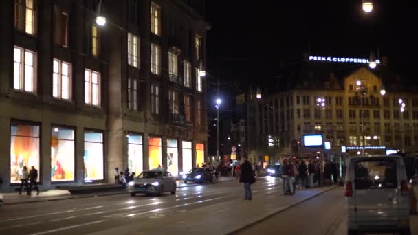 Amsterdam Nizozemsko Dubna 2019 Velká Skupina Lidí Kráčí Centru Amsterdamu — Stock video