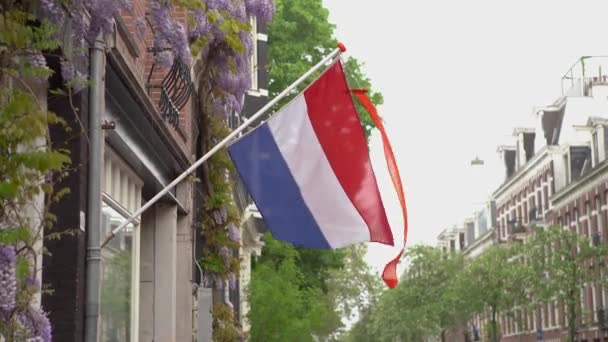 Amsterdam Niderlandy Kwiecień 2019 Flaga Narodowa Królestwa Niderlandów Zainstalowana Biegunie — Wideo stockowe