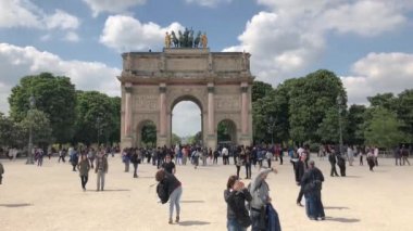 Paris,Fransa-30 Nisan,2019: Paris'in merkezinde Zafer Takı.Fransız simgelerinin en ünlülerinden biri. Avrupa'da kültür turizmi için Fransız Republic.Travel hedef popüler turistik gezi 