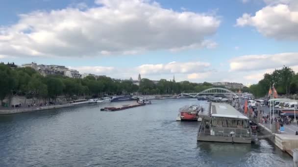 Rio Sena Com Barcos Paris França — Vídeo de Stock