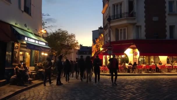 París Francia Abril 2019 Hermosa Colina Monmartre Atardecer Grupo Turistas — Vídeos de Stock