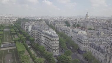 Paris,Fransa-30 Nisan,2019:Paris.Video merkezinin havadan çekilen drone görüntüleri, Fransız başkentini düşük kontrastlı düz kütük renklerde yukarıdan gösteren fyling kameraile çekildi. Popüler turistik yer