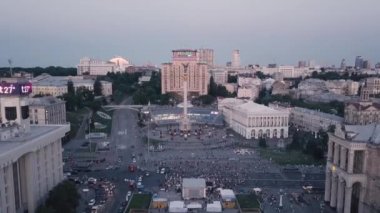 Kiev 'de gece Bağımsızlık Meydanı veya Maidan Nezalezhnosti