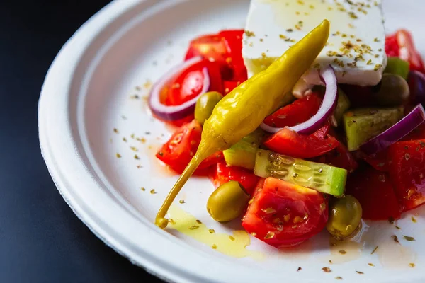 Πεντανόστιμη Ελληνική Σαλάτα Μαγειρεμένη Λευκή Φέτα Χαμηλή Περιεκτικότητα Λιπαρά Καυτερές — Φωτογραφία Αρχείου