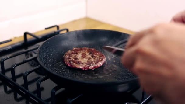 Burger Carne Prăjire Tigaie Bucătăria Acasă Imagini Proces Tradițional American — Videoclip de stoc