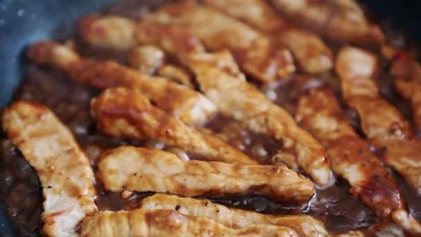 Cuisson Viande Porc Cuite Dans Une Sauce Caramel Sur Une — Video