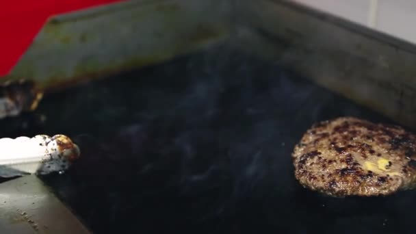 Mięso Wołowe Smażenie Gorącej Patelni Restauracji Fastfood Close Się Videoclip — Wideo stockowe