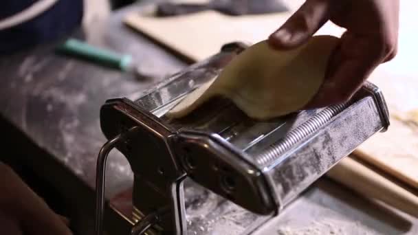 Chef Cocinero Hace Pasta Restaurante Kitchen Traditional Cocina Italiana Proceso — Vídeo de stock