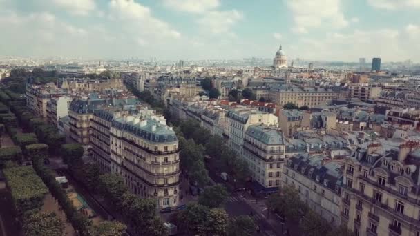 2019年4月30日 巴黎市中心的无人驾驶飞机镜头 用飞林相机拍摄的视频显示了法国首都城市的平面对比度很低 — 图库视频影像