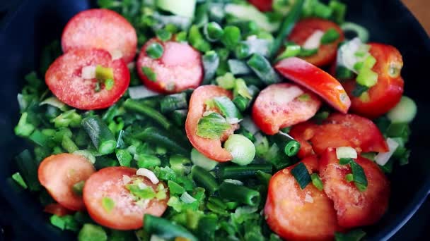 Mrożone Warzywa Gotowanie Patelni Zbliżeniu Wideo Clip Fresh Mieszanki Warzywne — Wideo stockowe