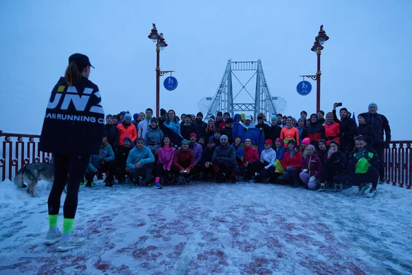 Kışın Ukraynalı Koşucular Run21 Kulübünün Sahipliği Yaptığı Hayır Koşusu Maratonu — Stok fotoğraf