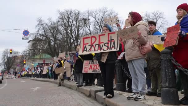 Large Group Ukrainians Demonstration Prisoner Exchange Anniversary Russian Invasion Ukraine — Stock Video