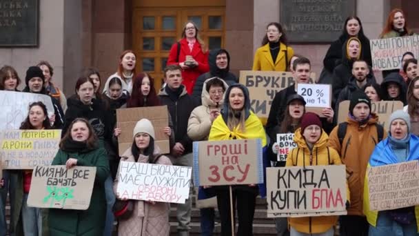 Ukrajinci Protestují Proti Nízkému Vojenskému Rozpočtu Požadují Zvýšení Výdajů Procent — Stock video