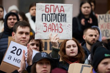 Bir mitingde Ukraynalı aktivistler 