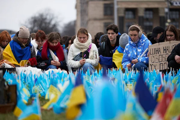 Patriotas Ucranianos Arrodillan Maidan Plaza Independencia Para Honrar Los Defensores —  Fotos de Stock