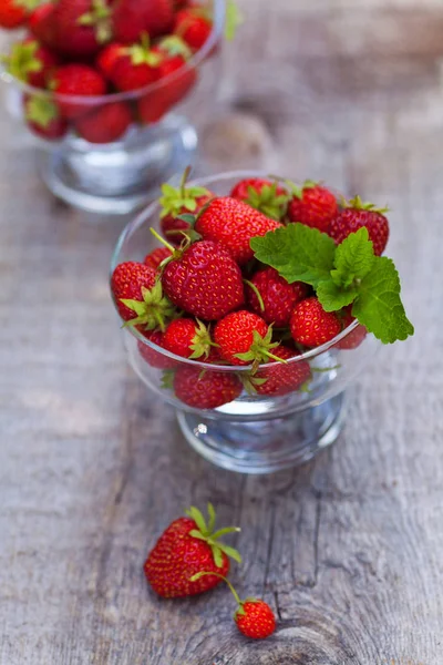 Sweet Strawberries Cream Serving Outdoor — Stock Photo, Image