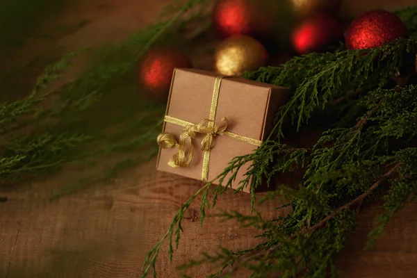 Рождественская Композиция Подарком Деревянном Фоне — стоковое фото