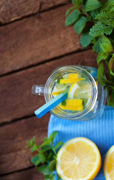 Fresh Natural Lemon Drink Glass Mug Wooden Background — Stock Photo, Image
