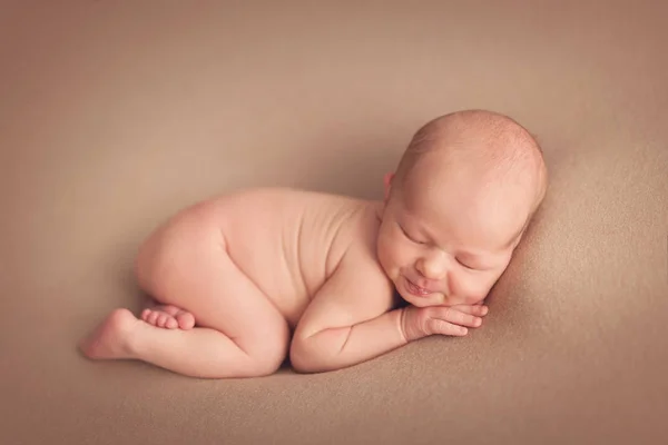 Μικρό Κοιμισμένα Νεογέννητο Αγοράκι — Φωτογραφία Αρχείου