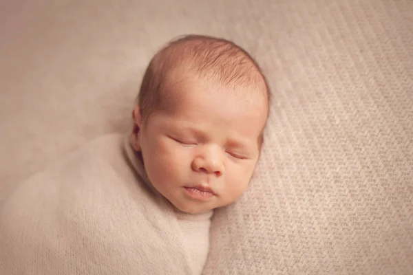 Slapende Pasgeboren Baby Jongen Dag Oud — Stockfoto