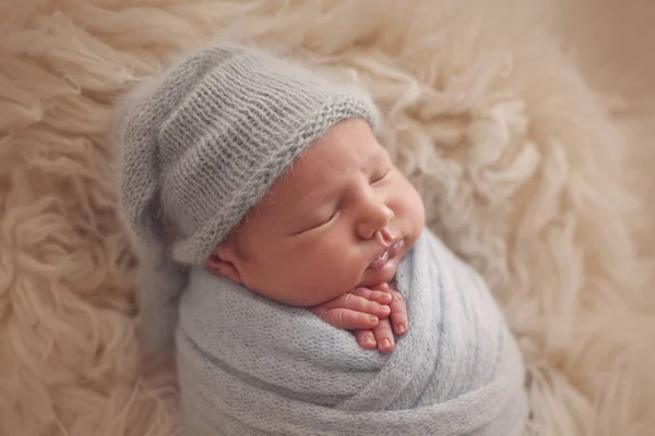 Slapende Pasgeboren Baby Jongen Dag Oud — Stockfoto