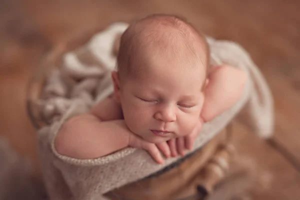 Чарівний Новонароджений Хлопчик Спить — стокове фото