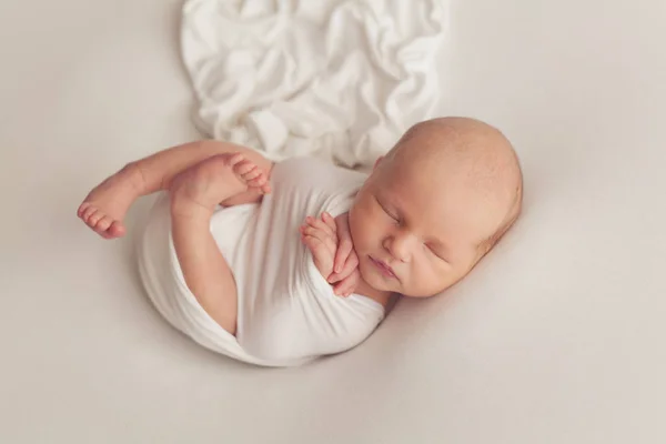 Slapende Pasgeboren Baby Jongen Dag Oud — Stockfoto