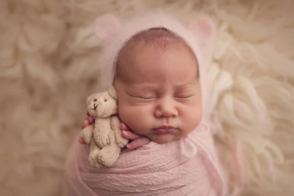 Söt Newborn Baby Girl — Stockfoto